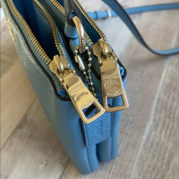 Coach Lyla - Picture 4 of 8